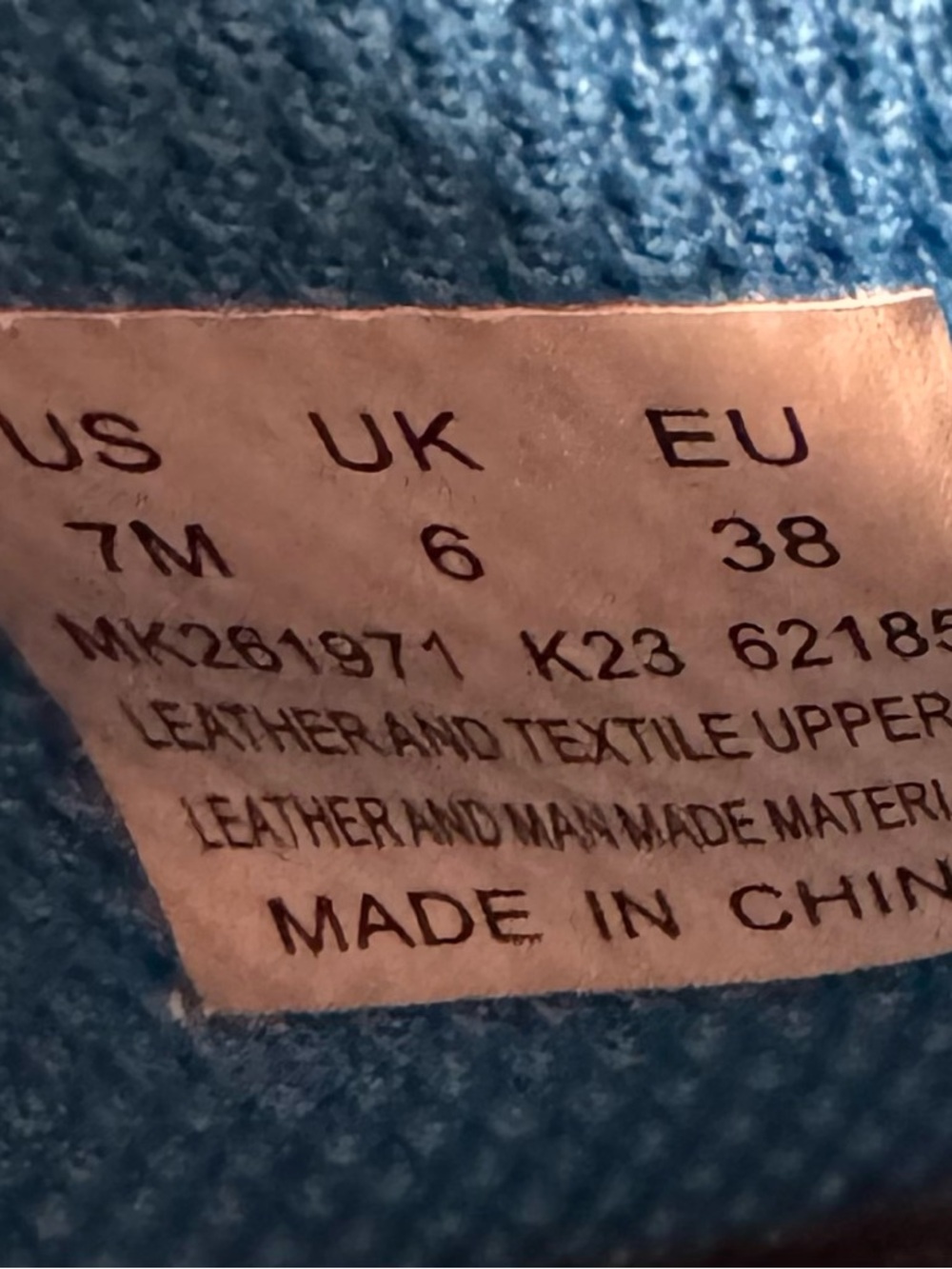 Boy’s Tennis Shoes Size 7 - Picture 3 of 3